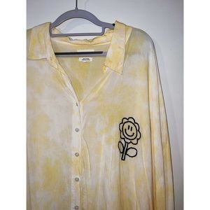 oversized shirt with flower embroidery